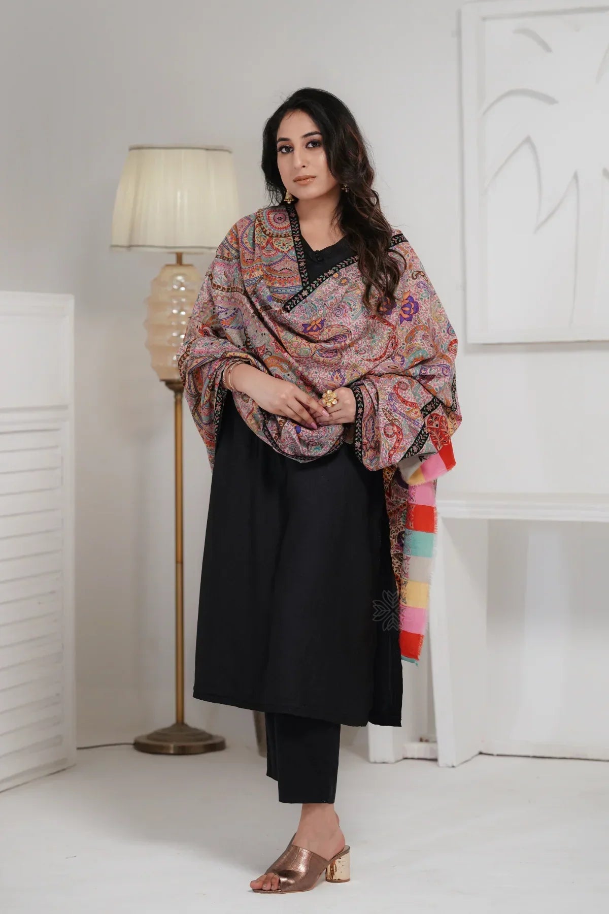 The Timeless Elegance of Kashmiri Shawls