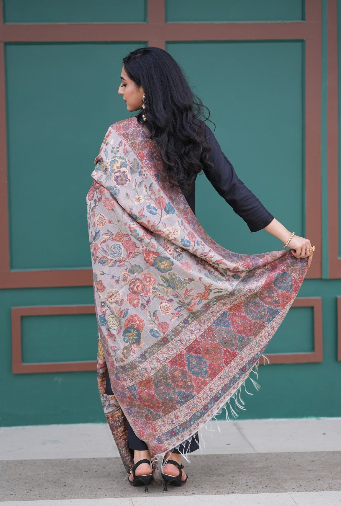 Beige Floral Kani Silk Dupatta