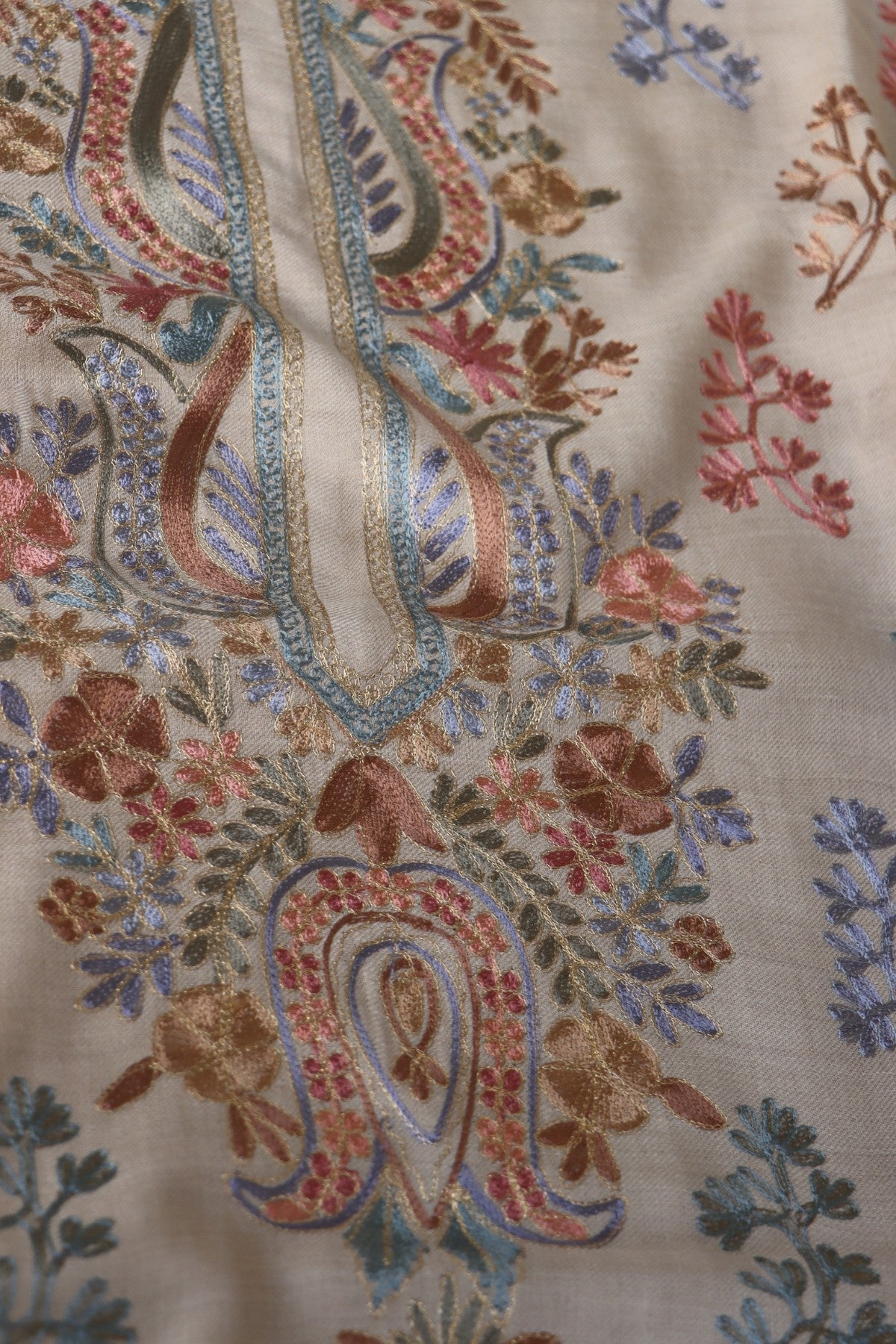 Embroidered fine wool suit set