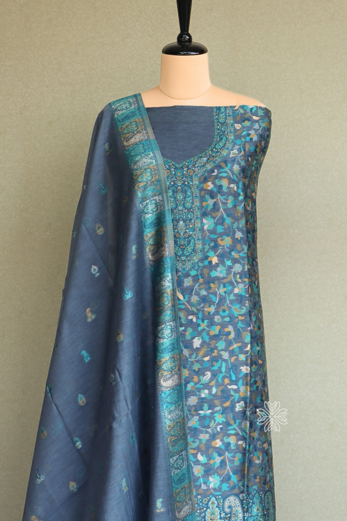 Kashmiri Kani Salwar Kameez