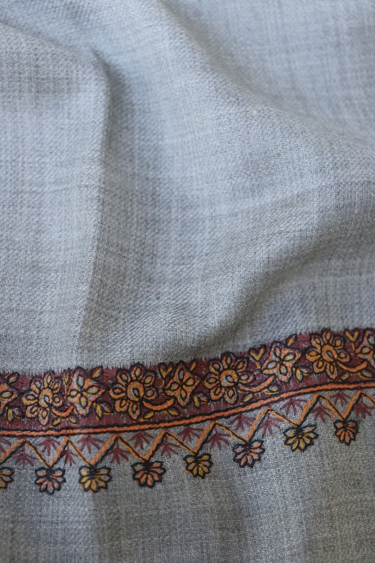 Kashmiri Embroidered Fine Wool Mens Shawl