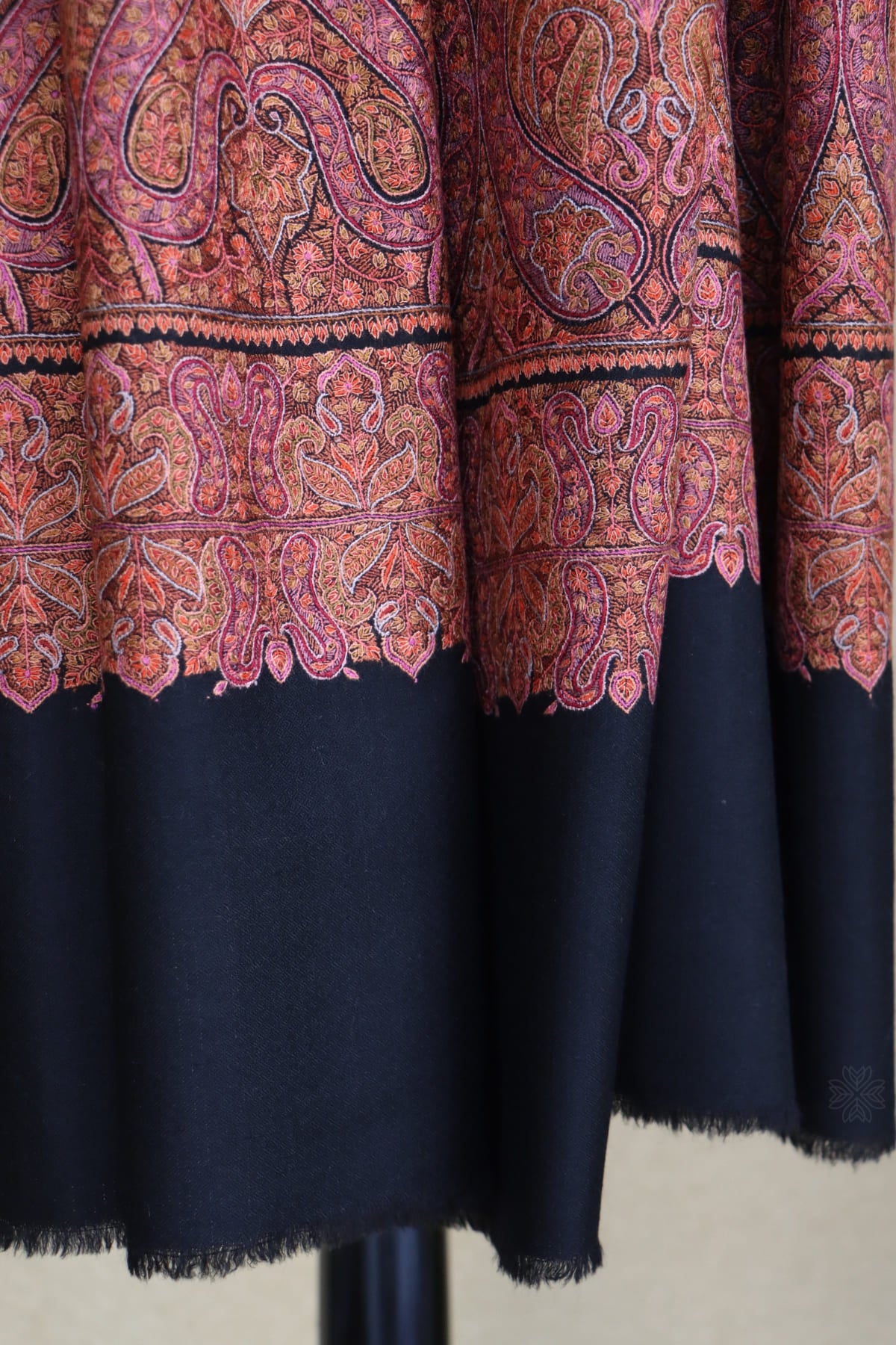 Black Sozni Jamawar Pashmina Shawl