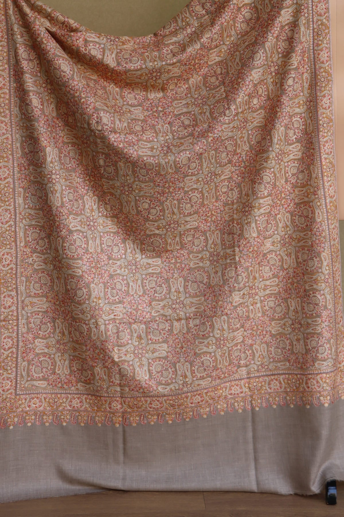 Beige Sozni Jamawar Pashmina Shawl