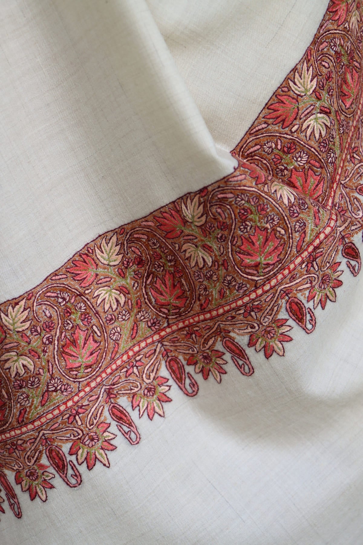 Off White Paper-machie’ Pashmina Shawl