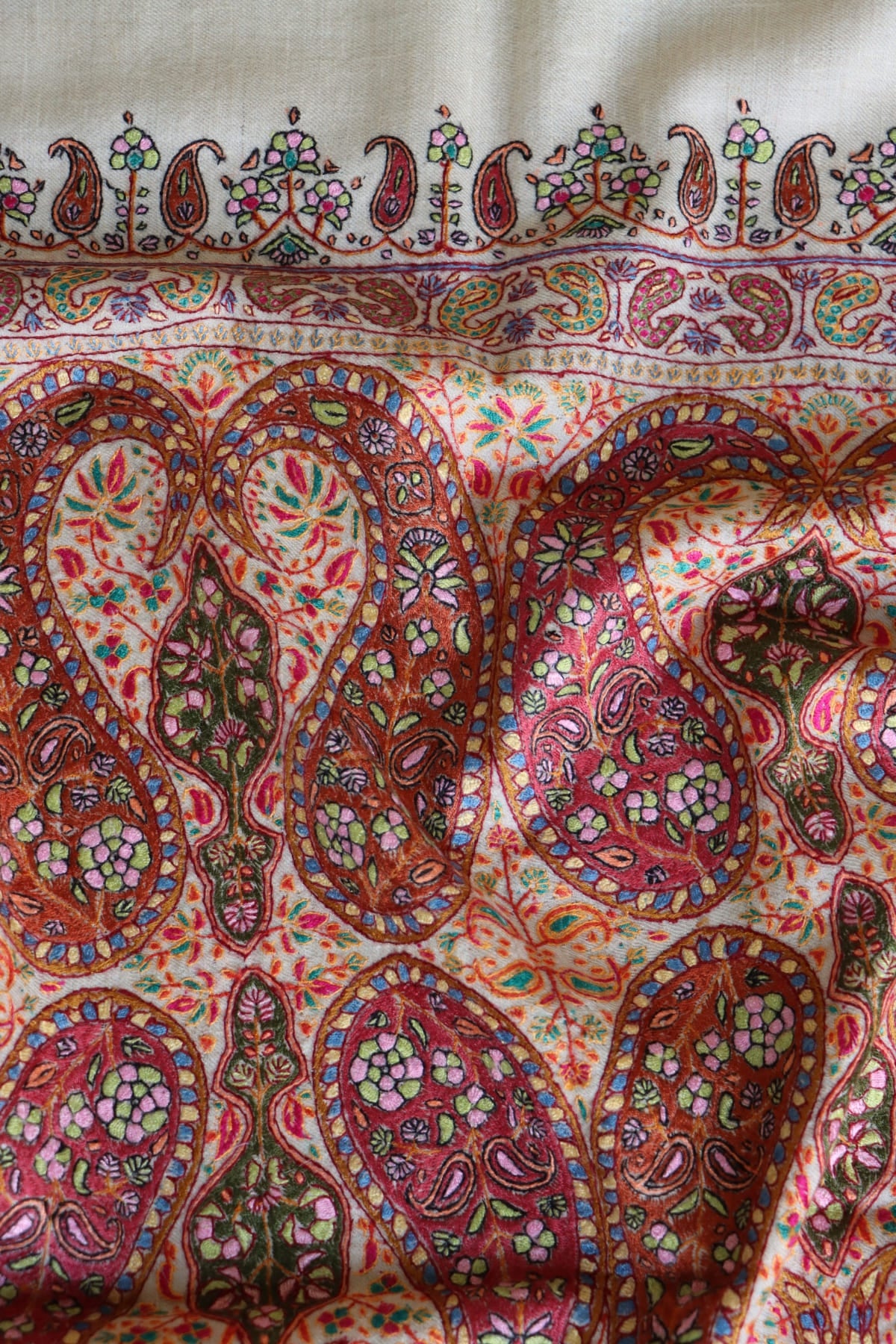 Off White Paper-machie’ Pashmina Shawl