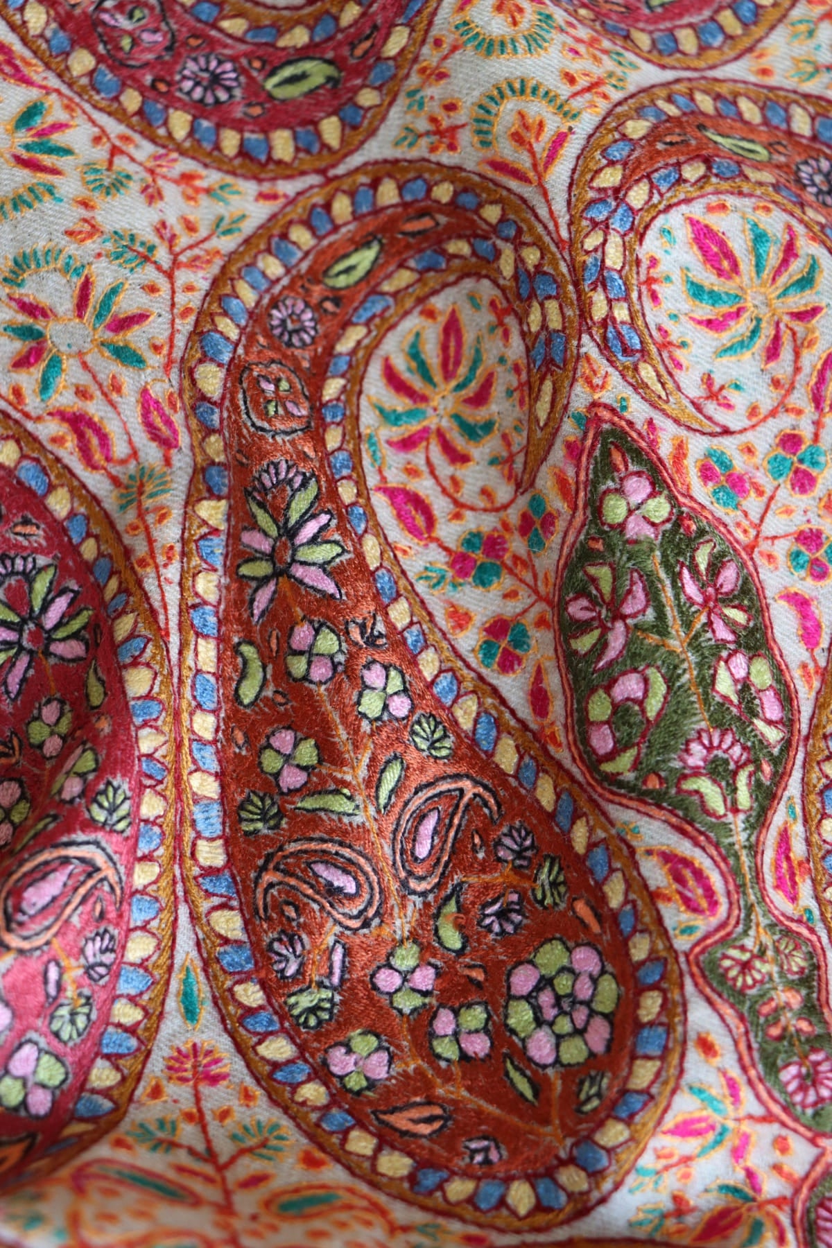 Off White Paper-machie’ Pashmina Shawl