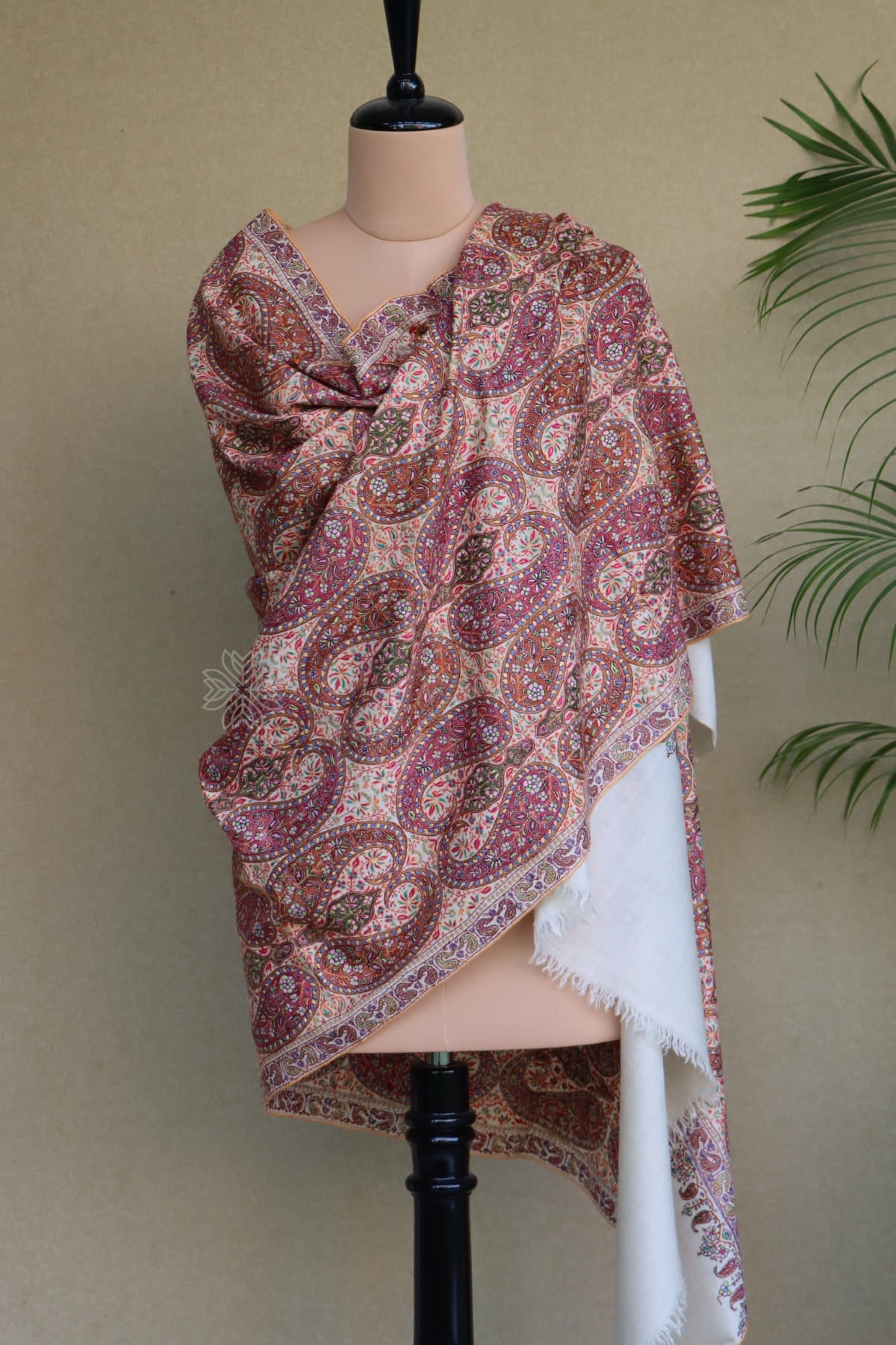 Off White Paper-machie’ Pashmina Shawl