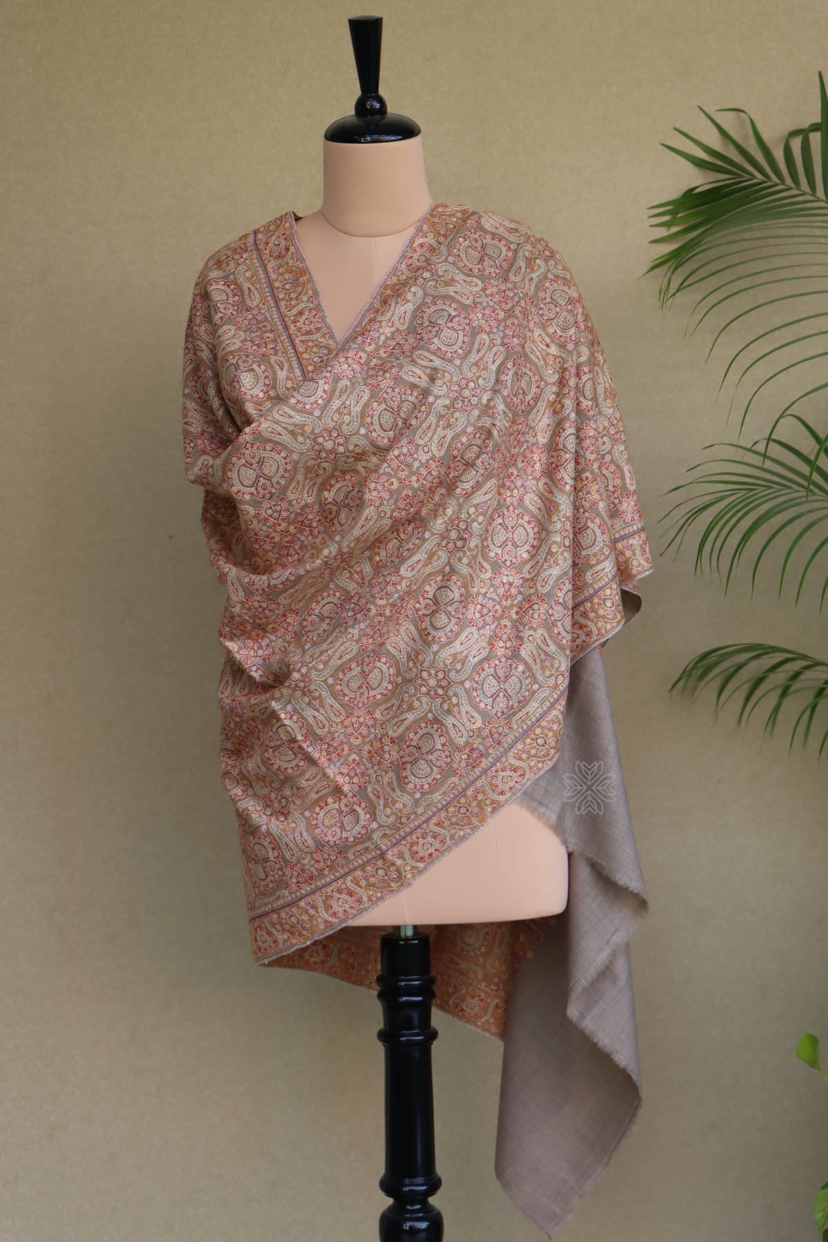 Beige Sozni Jamawar Pashmina Shawl