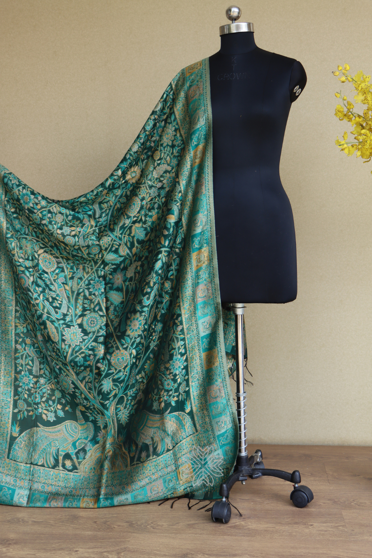 Green Kani Silk Figure Dupatta