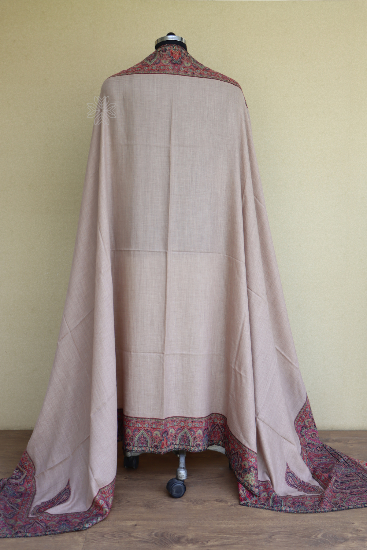 Natural Coloured Men Fine Wool Jamawar Border Shawl