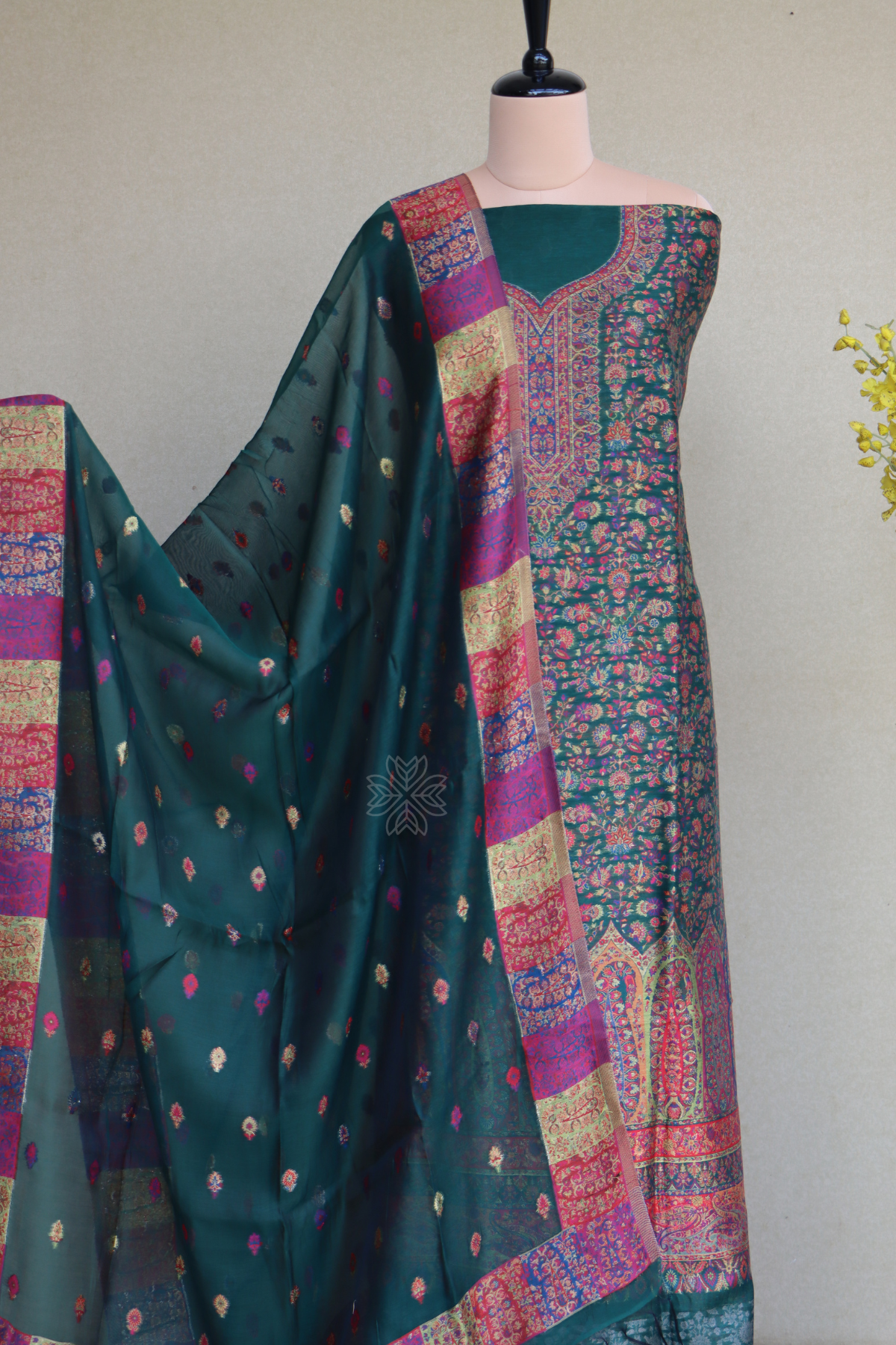 Green Kani Silk Linen Suit with ZariImperial Weaves