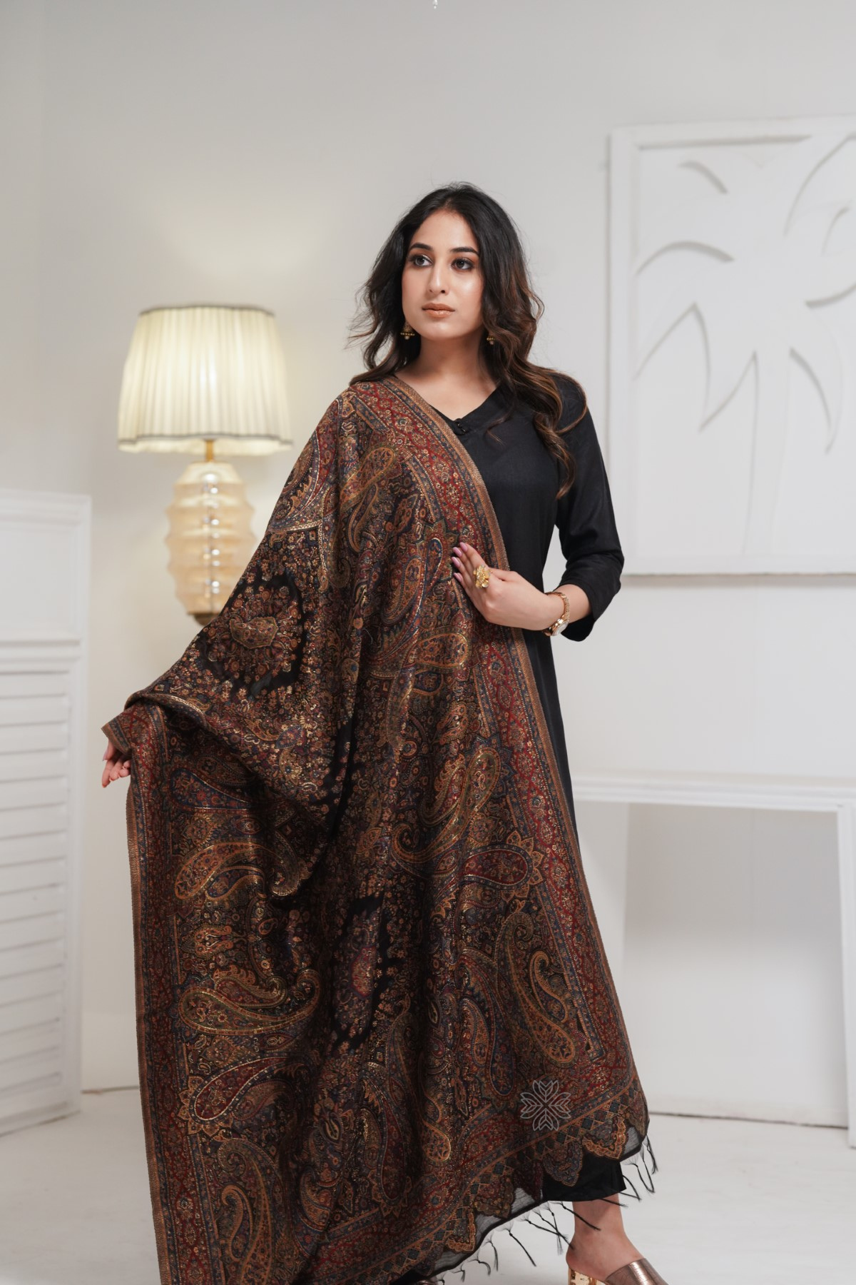 Black Kani Silk Jamawar Paisley Dupatta