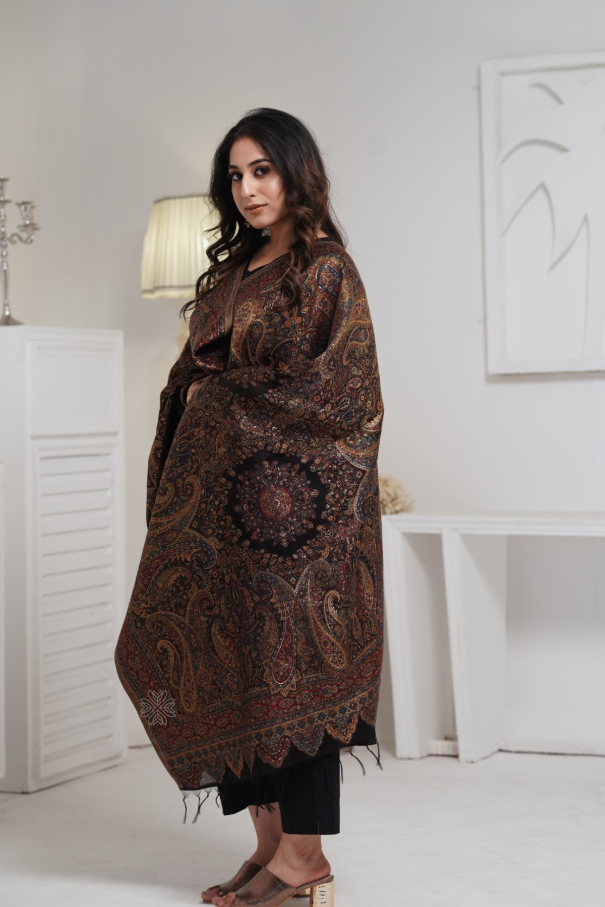 Black Kani Silk Jamawar Paisley Dupatta