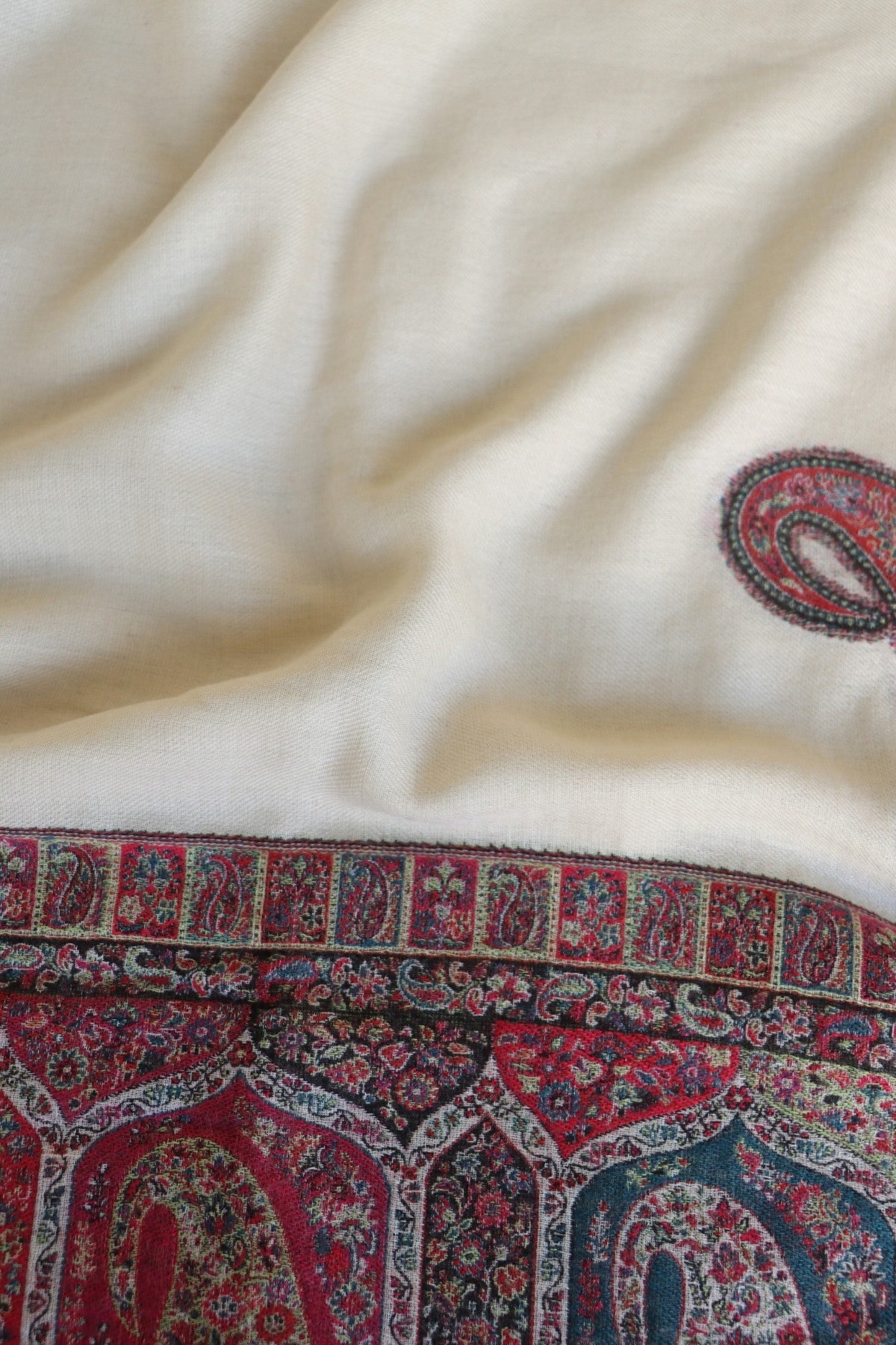 Off White Men Fine Wool Jamawar Border Shawl