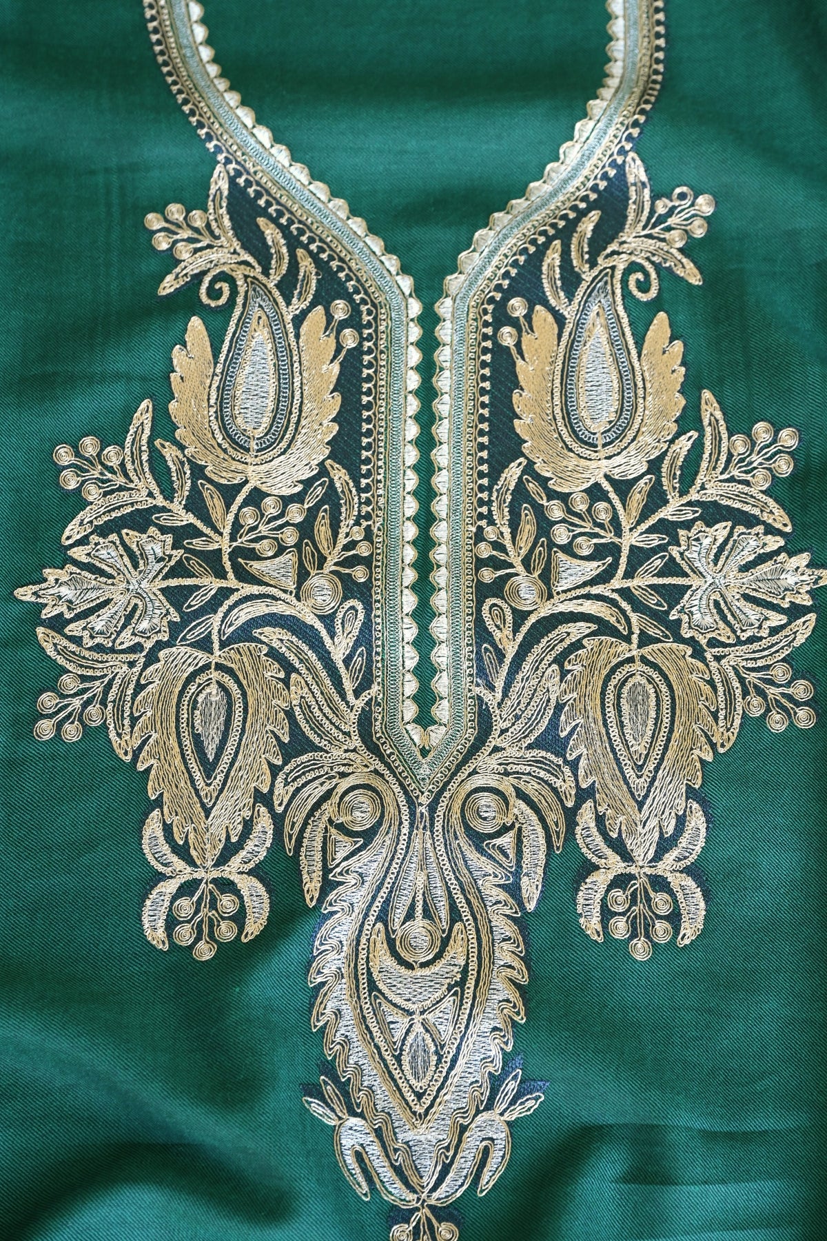 Green Fine Wool Zari Embroidered Unstitched Suit