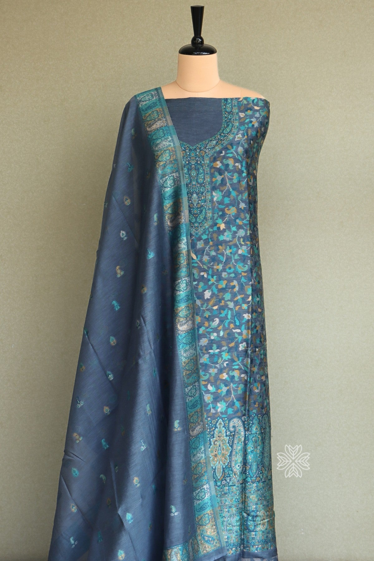 Kashmirri Kani Suit