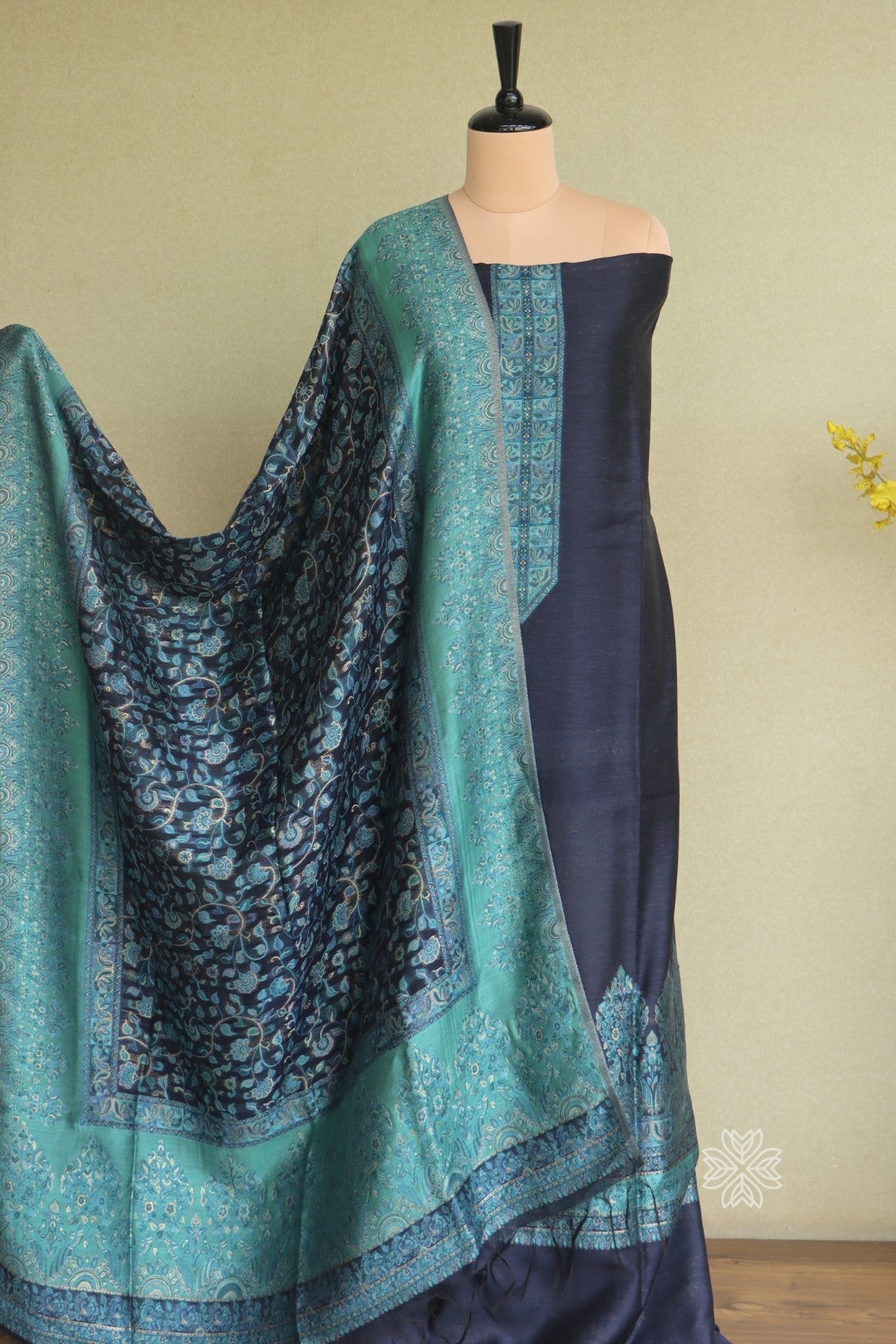 Pashmina Kani Salwar Kameez
