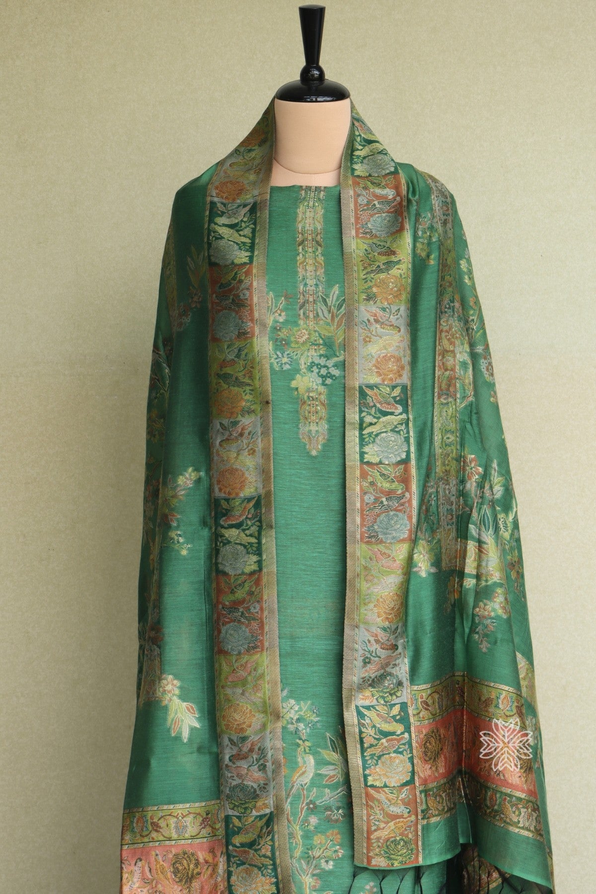KaniSilkSuit With Allover Dupatta