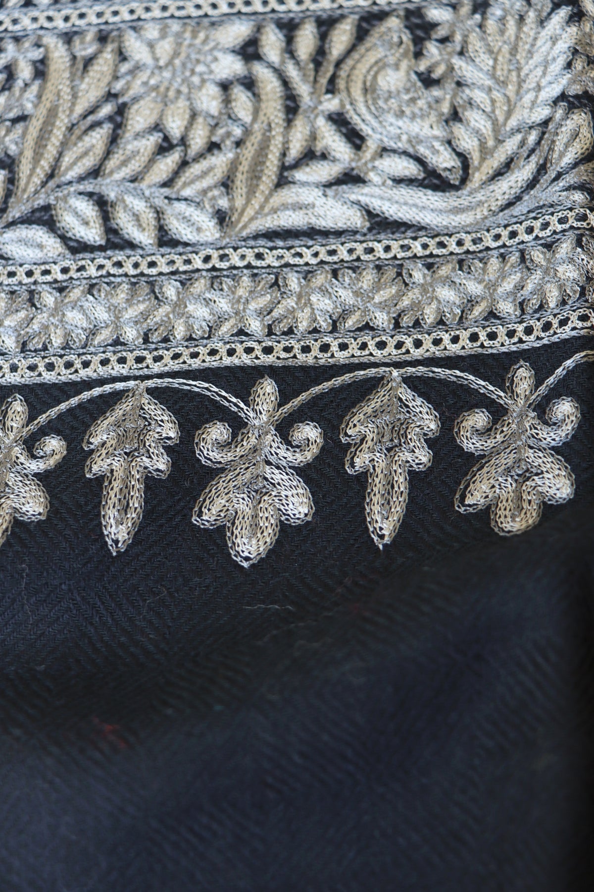 Kashmiri Aari Embroidered Stole