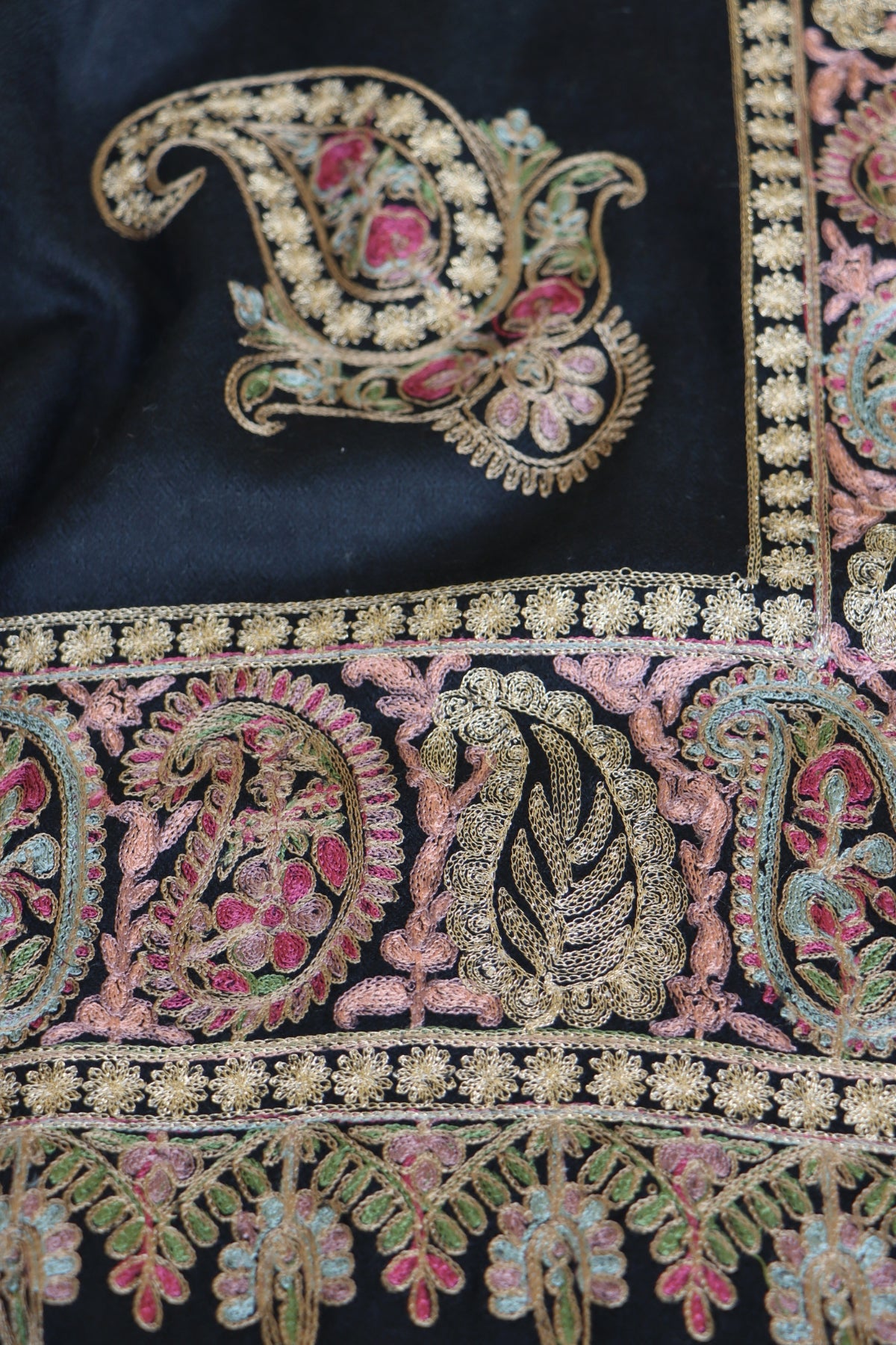 Kashmiri Aari Embroidered Stole