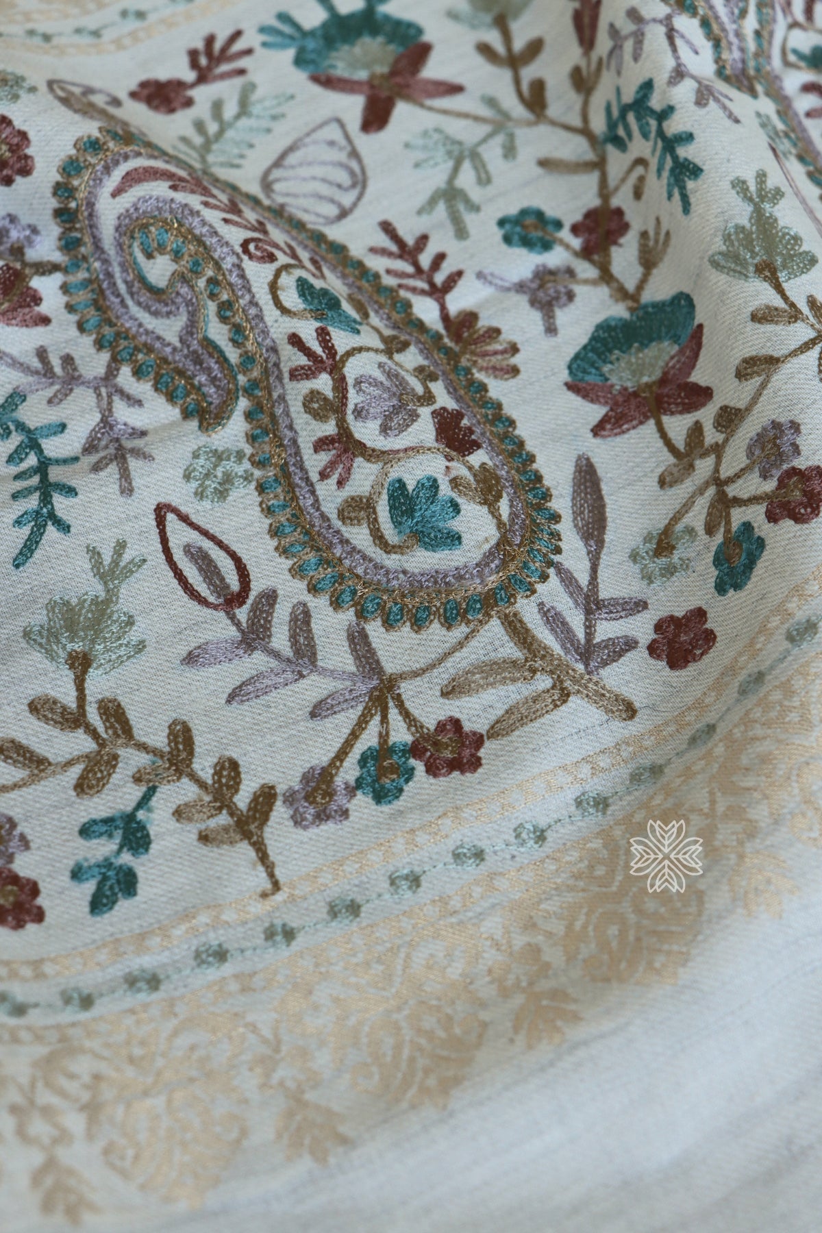 Kashmiri Embroidered Woollen Wrap