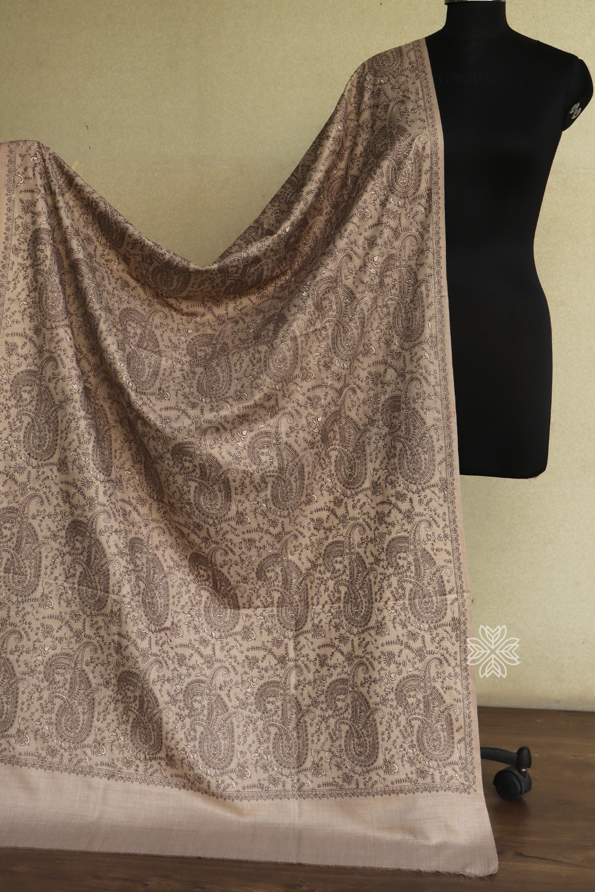 Beige Sozni Jaal Fine Wool Shawl