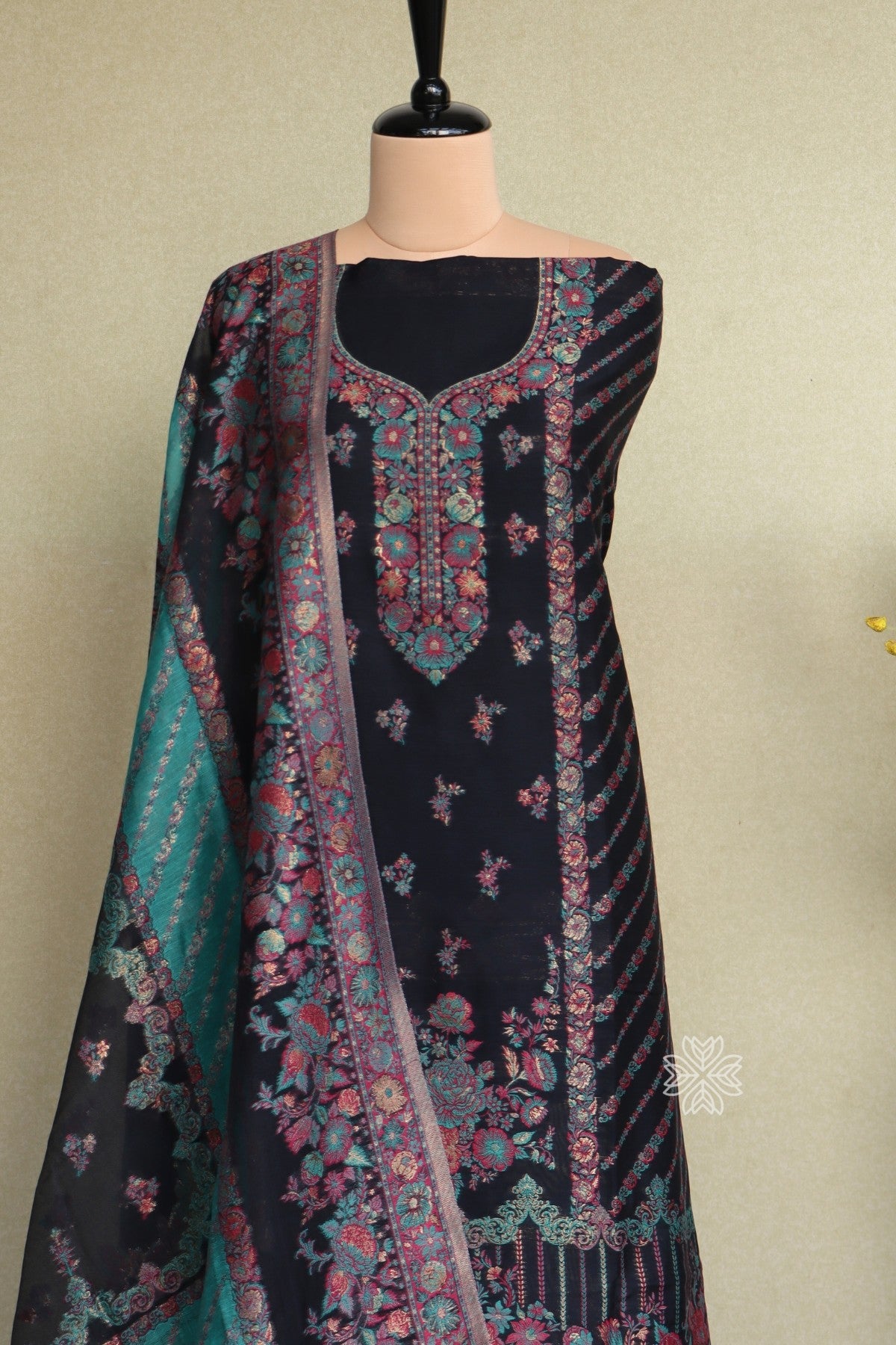 Kashmiri Kani Salwar Kameez