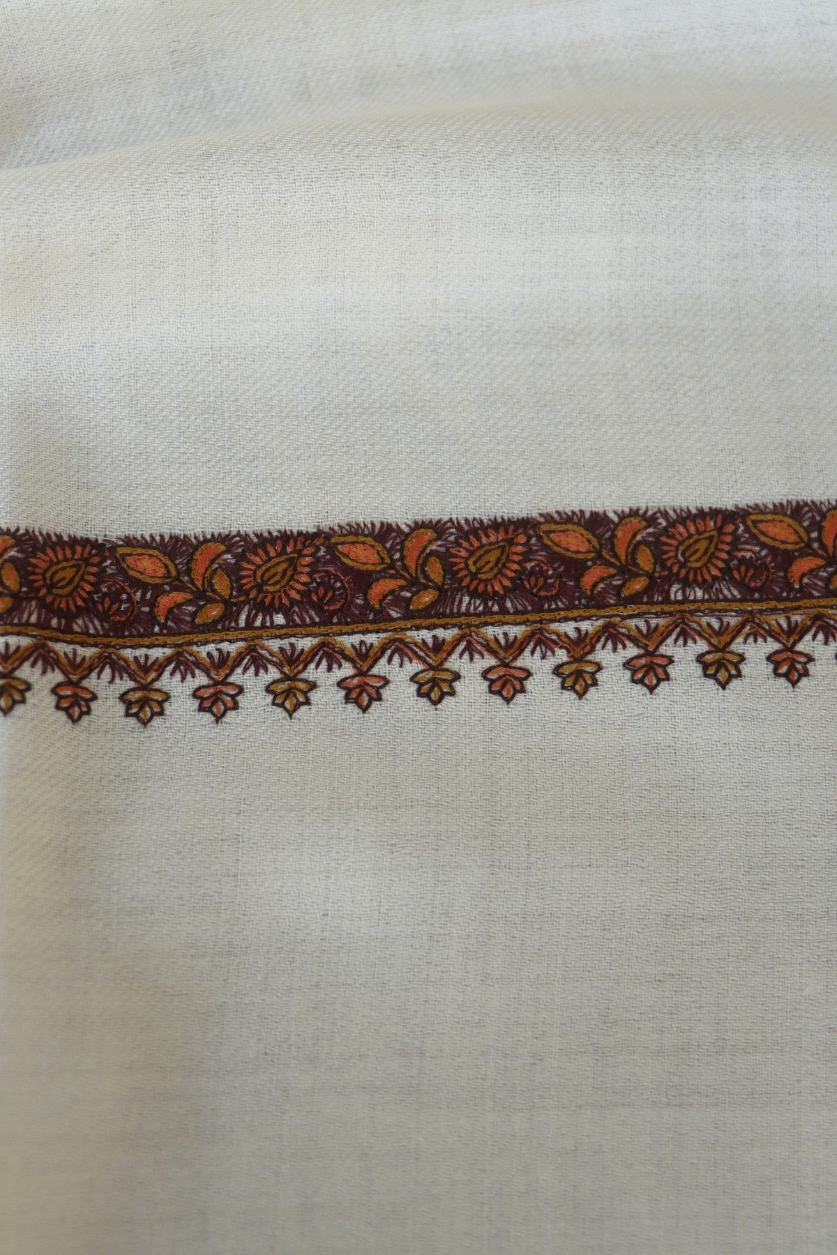 Gents shawl white