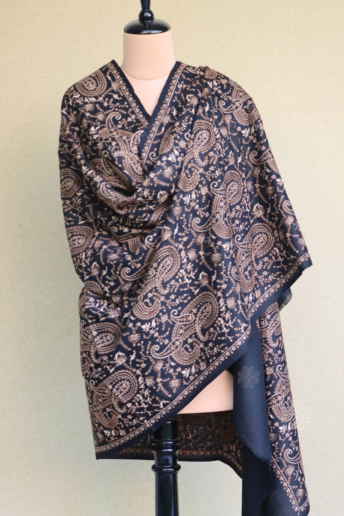 Black Sozni Jaal Fine Wool Shawl