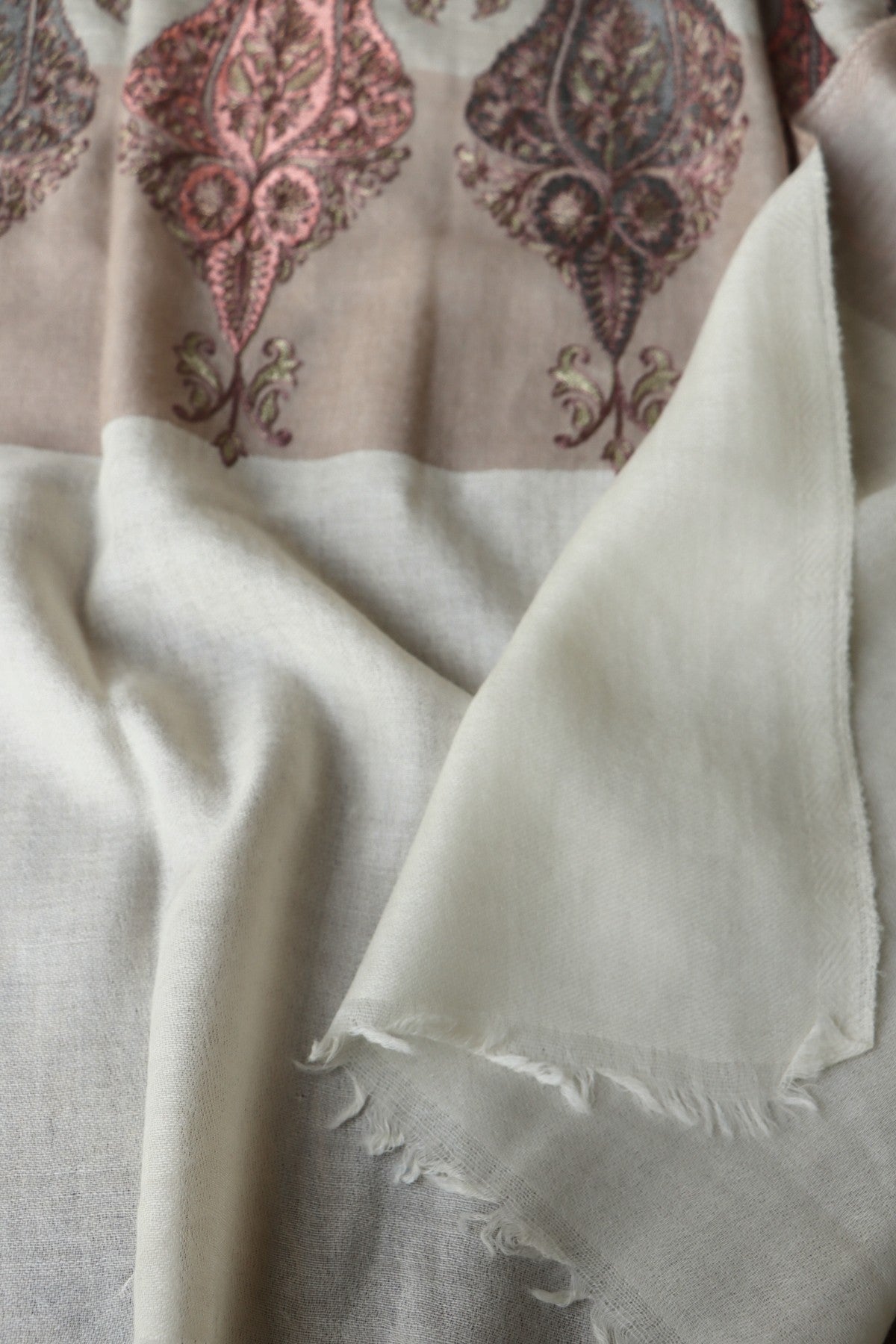 Off White Woolen EmbroideredStole