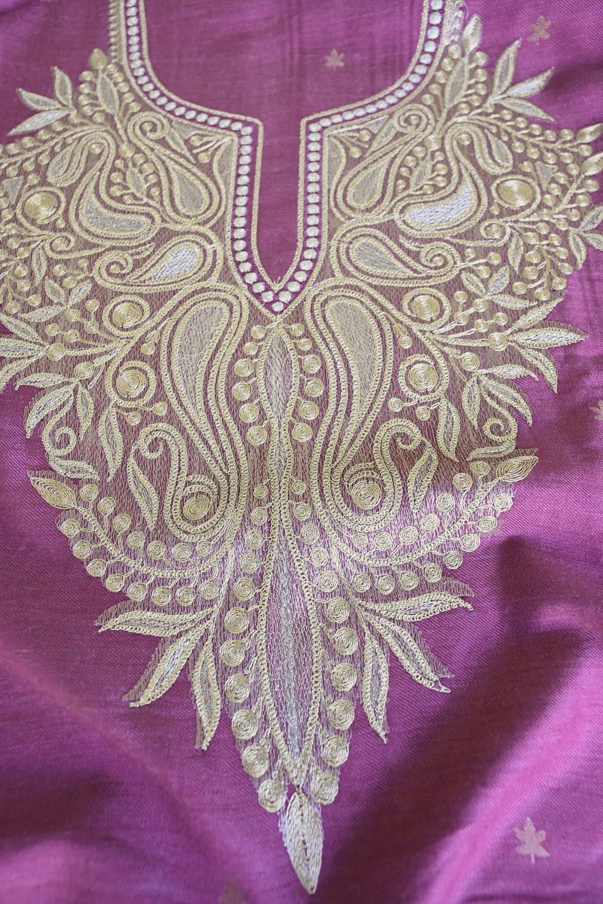 Mauve Fine Wool Zari Embroidered Unstitched Suit